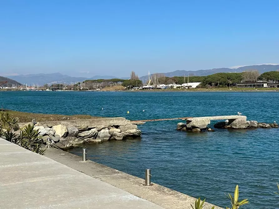 Immagine 40 di Appartamento in vendita  a Ameglia