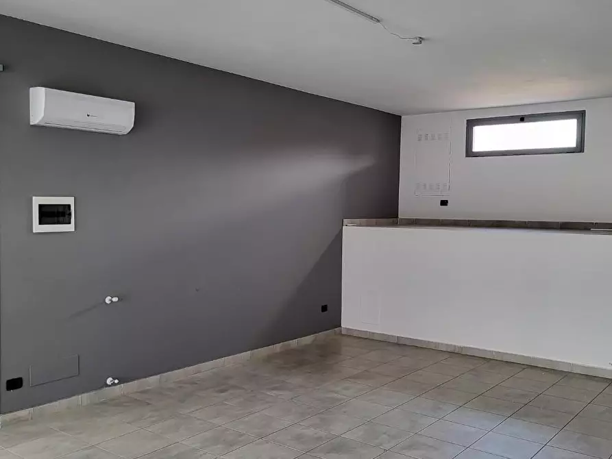 Immagine 7 di Negozio in affitto  a Signa