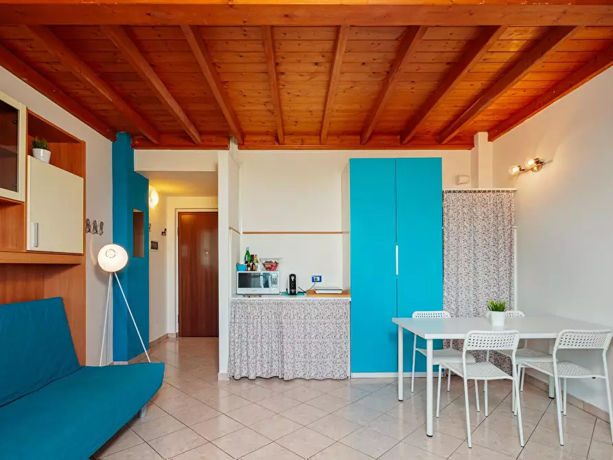 Immagine 1 di Loft/Open space in affitto  a Cascina