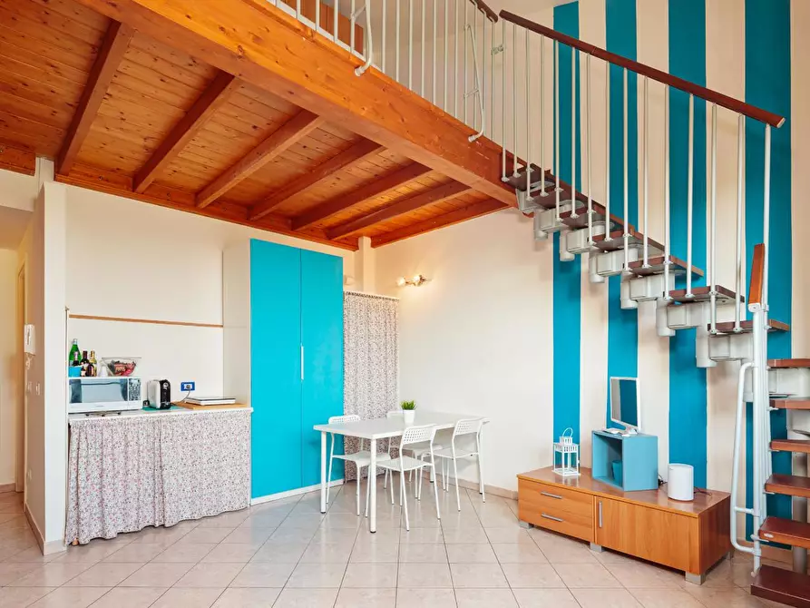 Immagine 1 di Loft/Open space in affitto  a Cascina