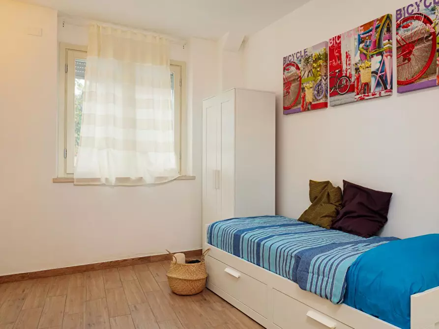 Immagine 4 di Palazzo in vendita  a Cascina