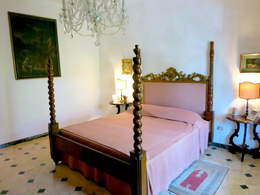 Immagine 12 di Villa in vendita  a Camaiore