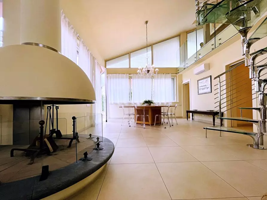 Immagine 7 di Casa indipendente in vendita  a Forte Dei Marmi