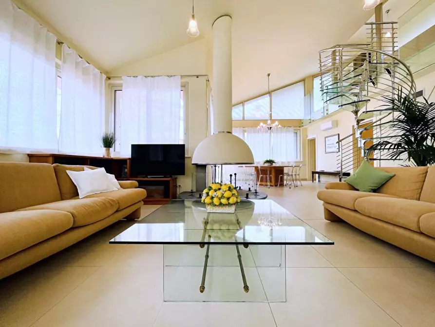 Immagine 4 di Casa indipendente in vendita  a Forte Dei Marmi