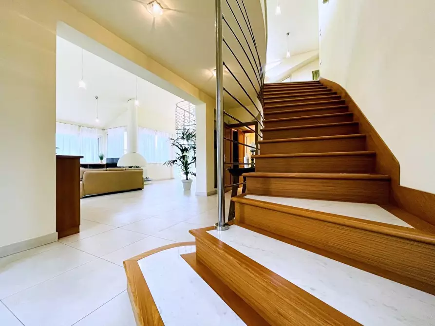 Immagine 3 di Casa indipendente in vendita  a Forte Dei Marmi