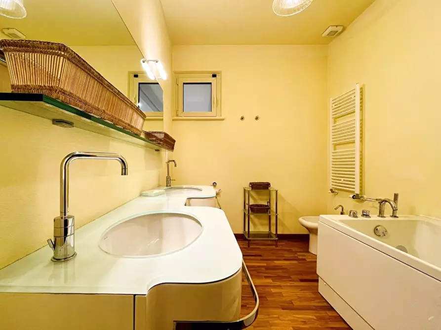 Immagine 23 di Casa indipendente in vendita  a Forte Dei Marmi