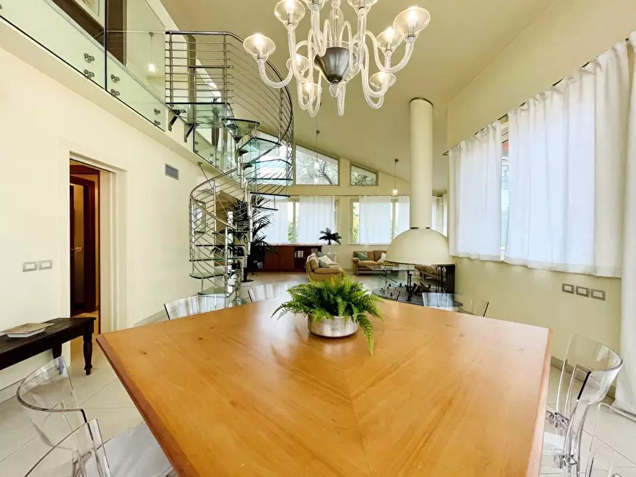 Immagine 9 di Casa indipendente in vendita  a Forte Dei Marmi