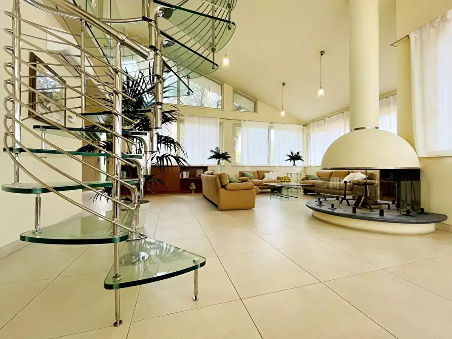 Immagine 10 di Casa indipendente in vendita  a Forte Dei Marmi