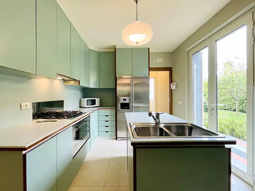 Immagine 12 di Casa indipendente in vendita  a Forte Dei Marmi