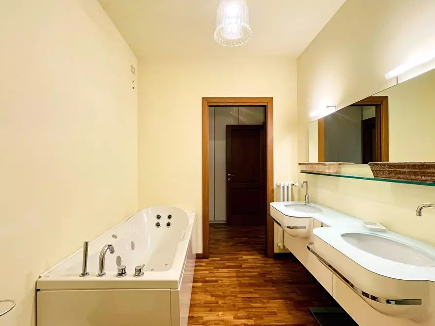 Immagine 24 di Casa indipendente in vendita  a Forte Dei Marmi