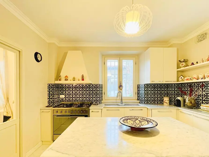 Immagine 9 di Villa in vendita  a Forte Dei Marmi