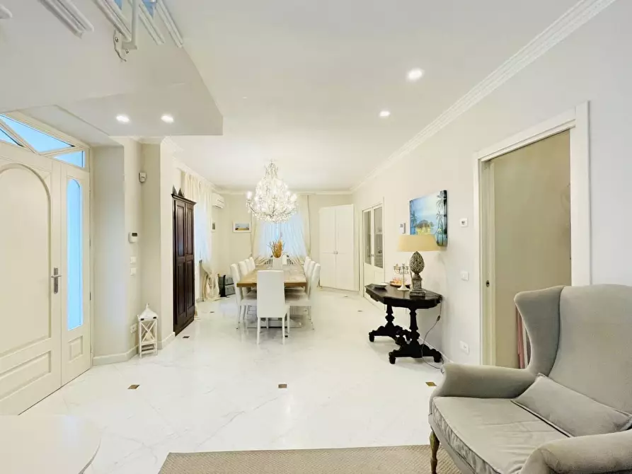Immagine 41 di Villa in vendita  a Forte Dei Marmi