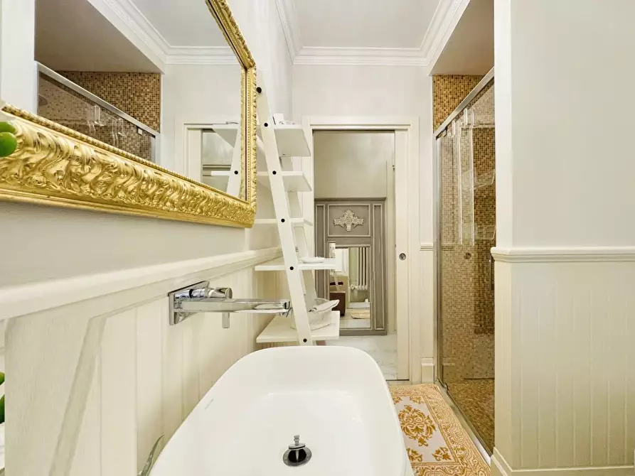 Immagine 21 di Villa in vendita  a Forte Dei Marmi