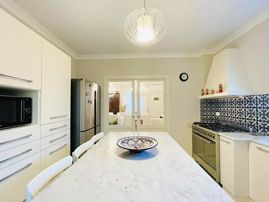 Immagine 12 di Villa in vendita  a Forte Dei Marmi