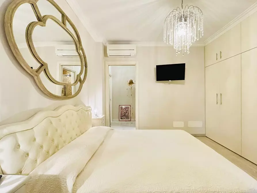 Immagine 17 di Villa in vendita  a Forte Dei Marmi