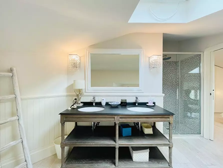 Immagine 38 di Villa in vendita  a Forte Dei Marmi