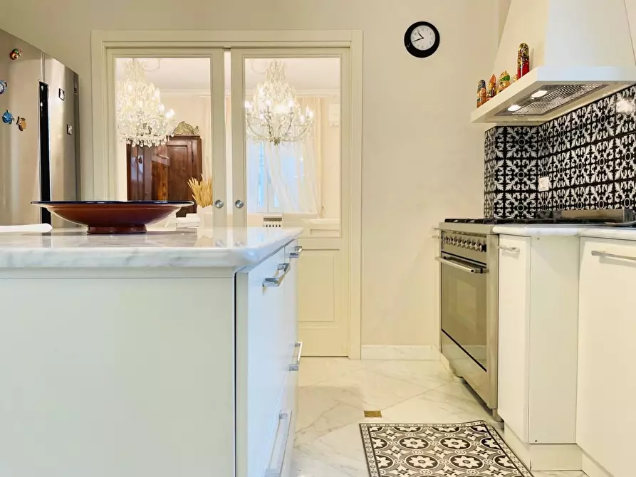 Immagine 11 di Villa in vendita  a Forte Dei Marmi