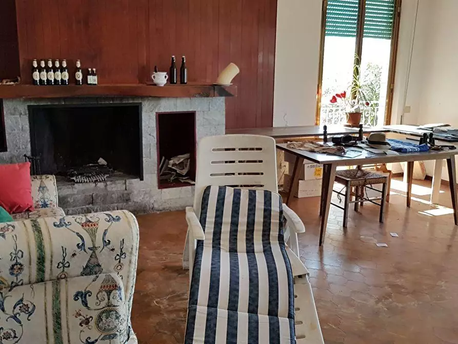 Immagine 10 di Casa indipendente in vendita  a Massa