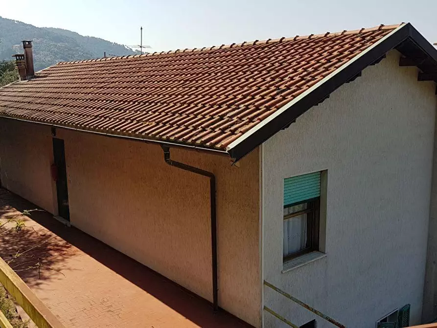 Immagine 6 di Casa indipendente in vendita  a Massa