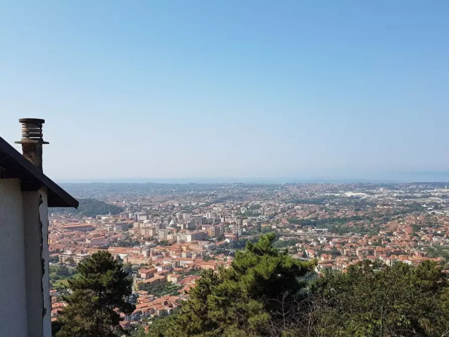 Immagine 18 di Casa indipendente in vendita  a Massa