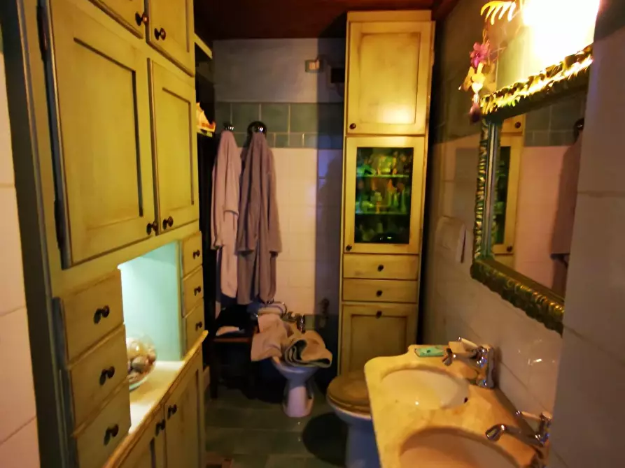 Immagine 15 di Appartamento in vendita  a Livorno