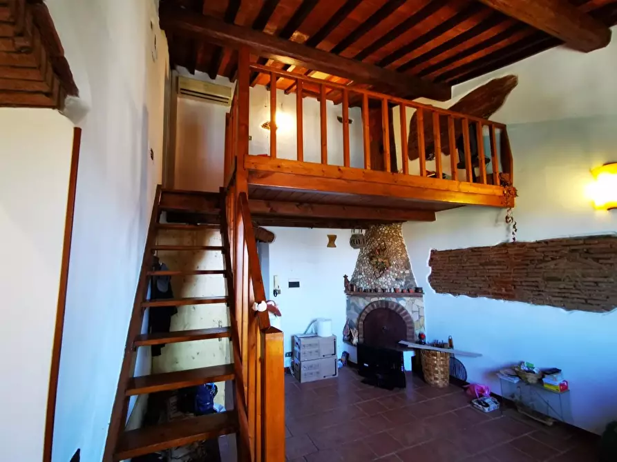 Immagine 3 di Appartamento in vendita  a Livorno