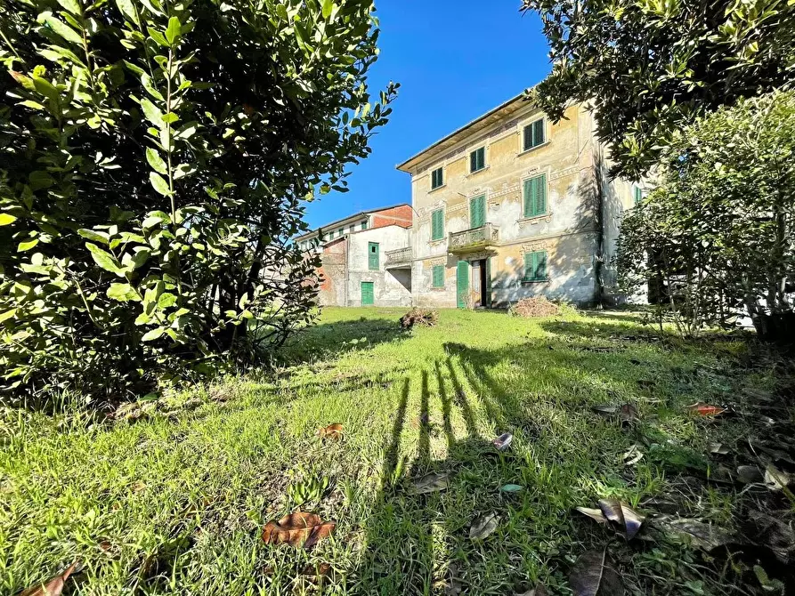 Immagine 1 di Casa bifamiliare in vendita  a Porcari