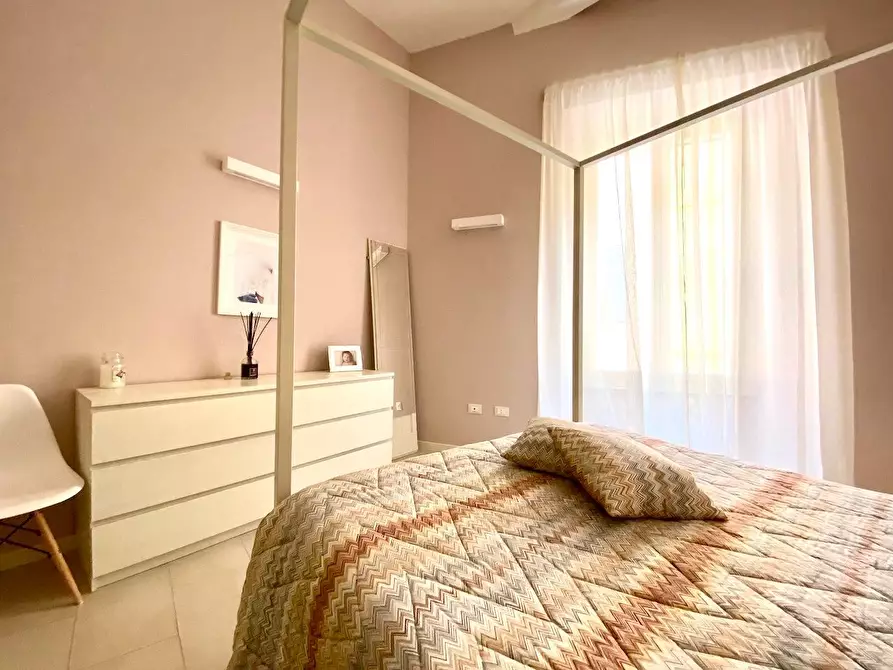 Immagine 11 di Appartamento in vendita  a Massa