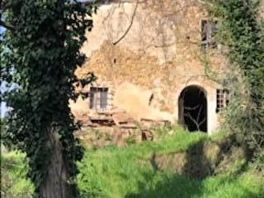 Immagine 11 di Casa colonica in vendita  a Capraia E Limite