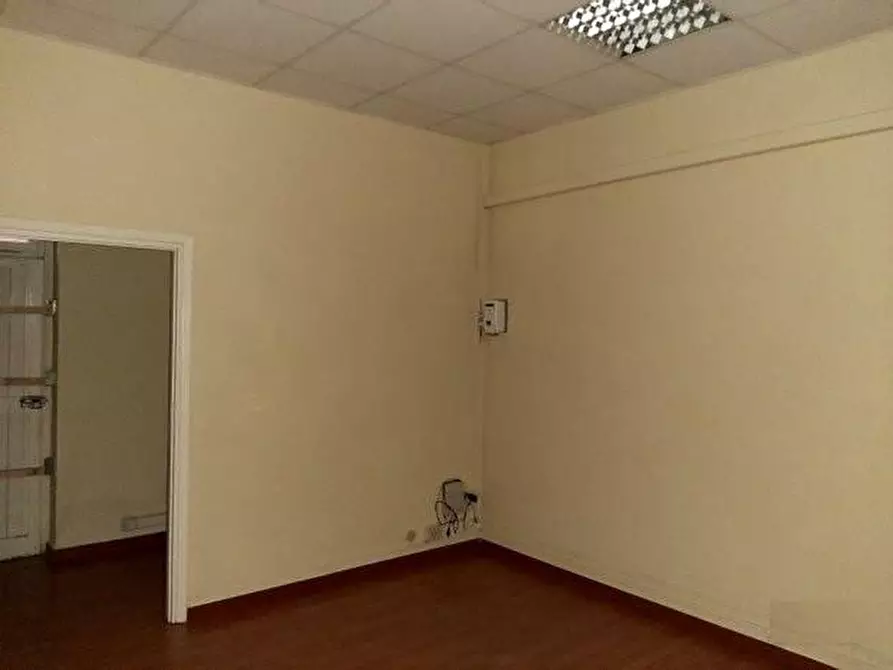 Immagine 2 di Locale commerciale in affitto  a Pisa
