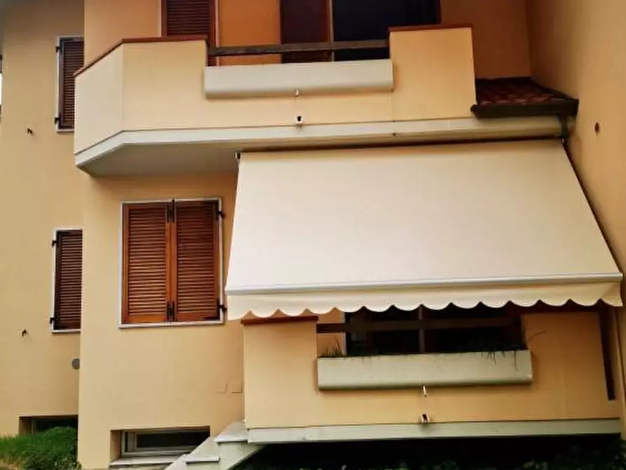 Immagine 1 di Villetta a schiera in affitto  a Massa