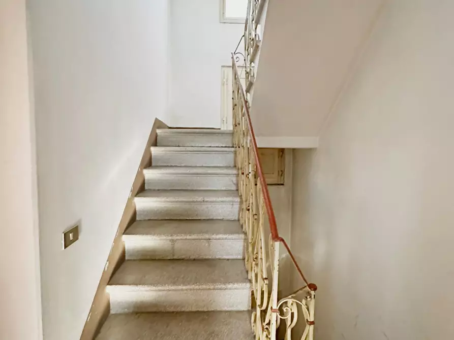 Immagine 34 di Casa semindipendente in vendita  a Lucca