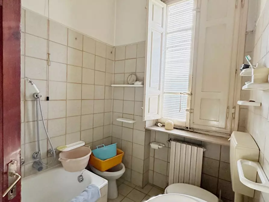 Immagine 33 di Casa semindipendente in vendita  a Lucca