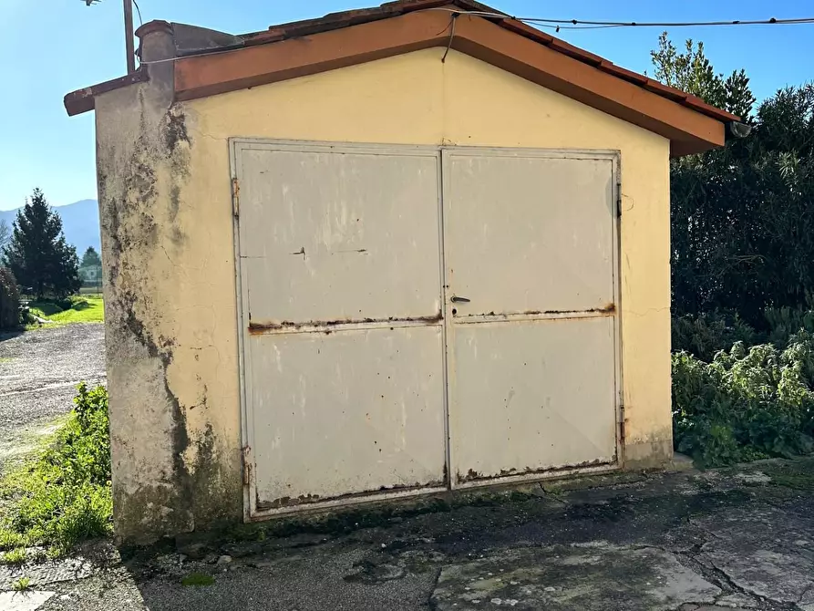 Immagine 4 di Casa semindipendente in vendita  a Lucca