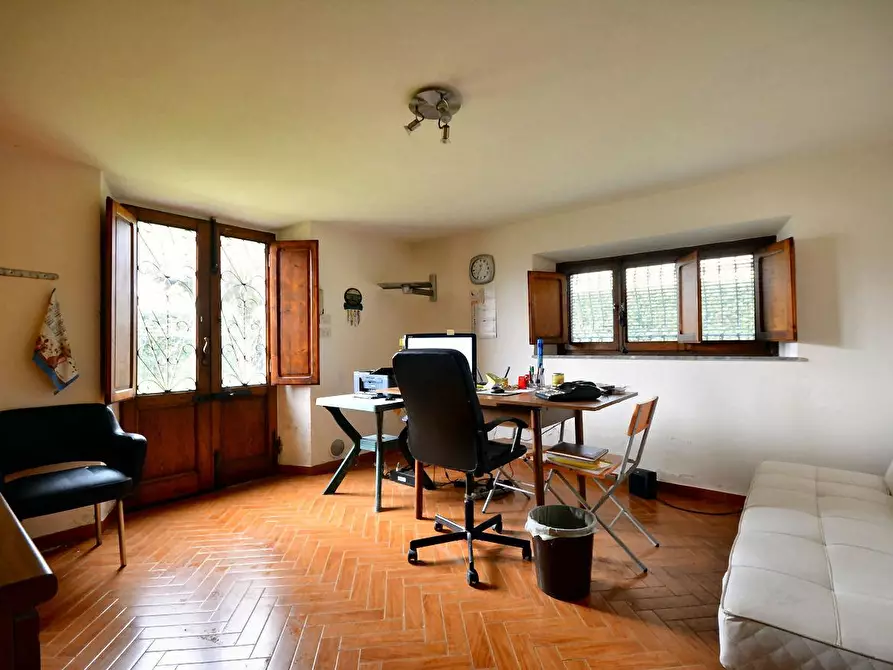 Immagine 6 di Villa in vendita  a Lucca