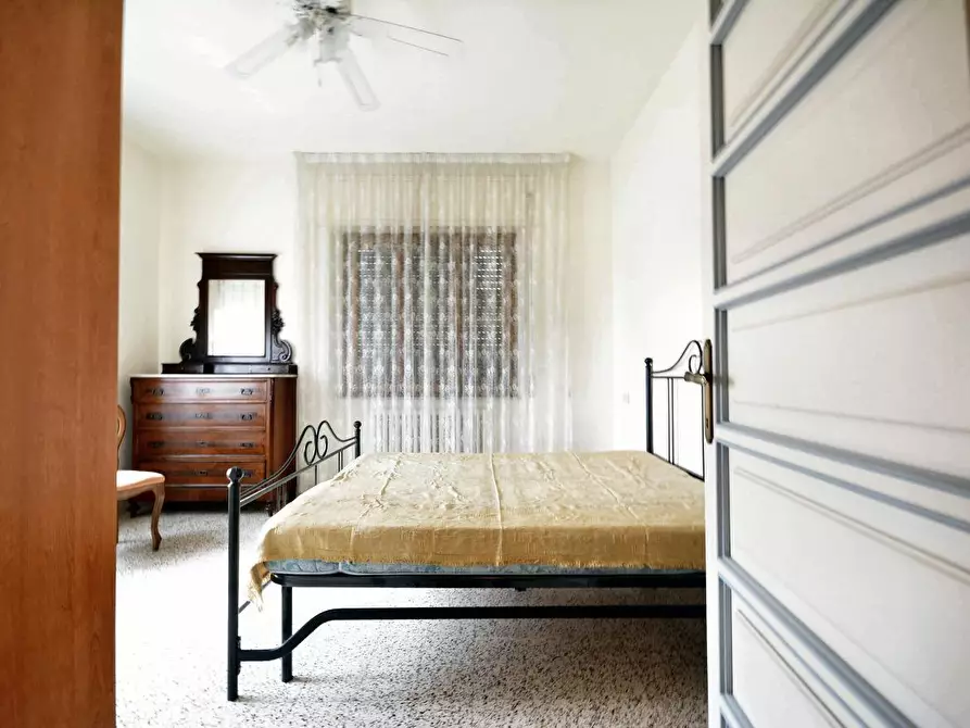 Immagine 20 di Villa in vendita  a Lucca