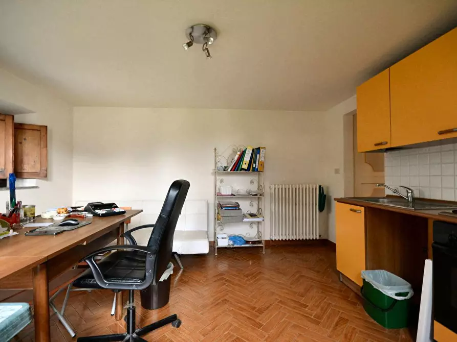 Immagine 7 di Villa in vendita  a Lucca