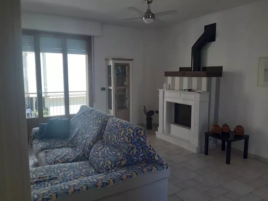 Immagine 3 di Appartamento in vendita  a Massa