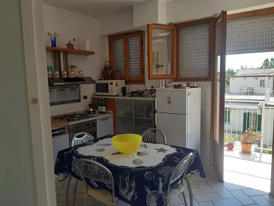 Immagine 4 di Appartamento in vendita  a Massa