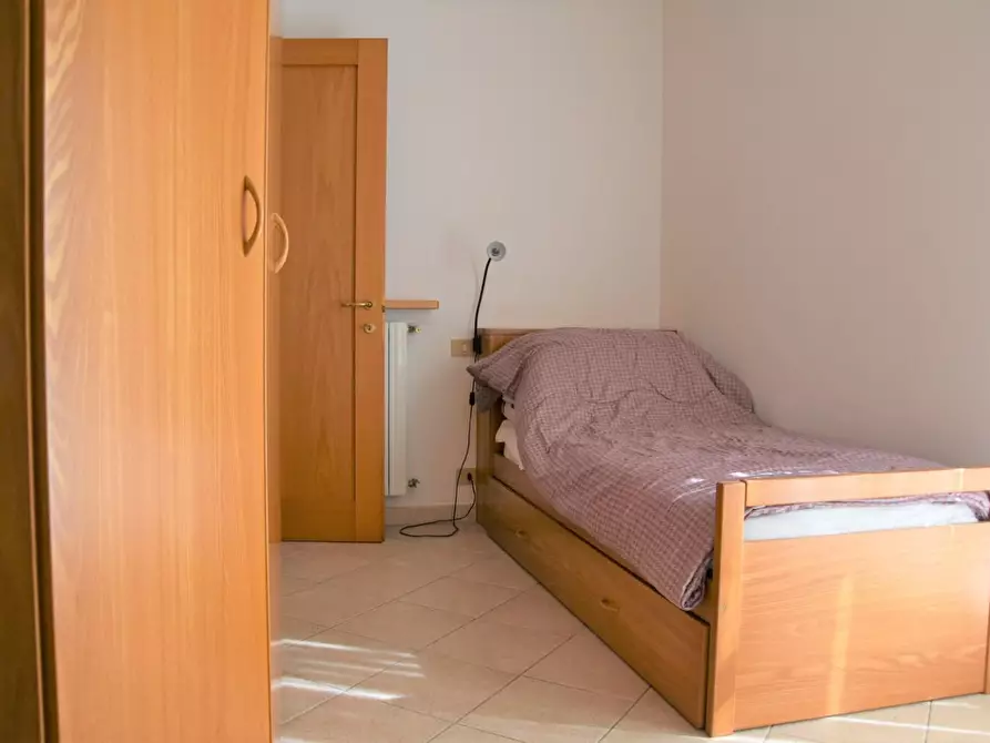 Immagine 17 di Appartamento in affitto  a Massa