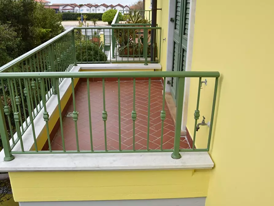 Immagine 7 di Appartamento in affitto  a Massa