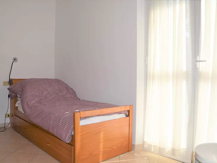 Immagine 18 di Appartamento in affitto  a Massa