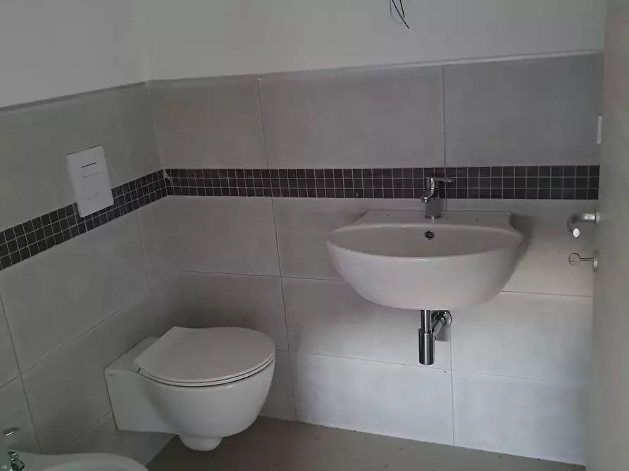 Immagine 25 di Villetta a schiera in vendita  a Empoli