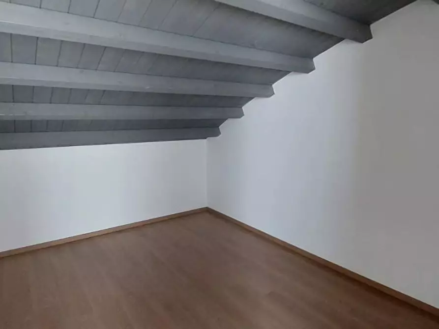 Immagine 42 di Villetta a schiera in vendita  a Empoli