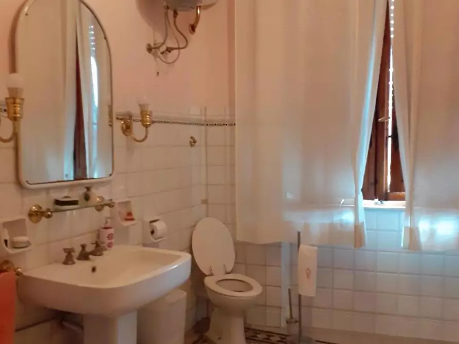 Immagine 9 di Porzione di casa in vendita  a Cascina