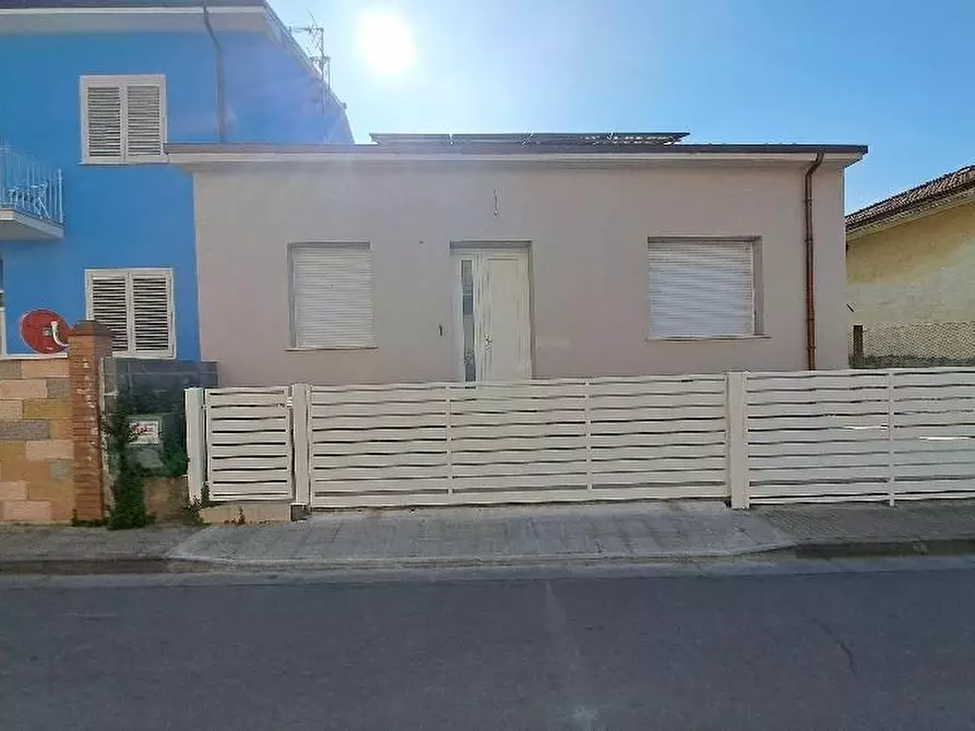 Immagine 15 di Villa in vendita  a Cascina