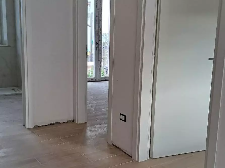 Immagine 18 di Villa in vendita  a Cascina