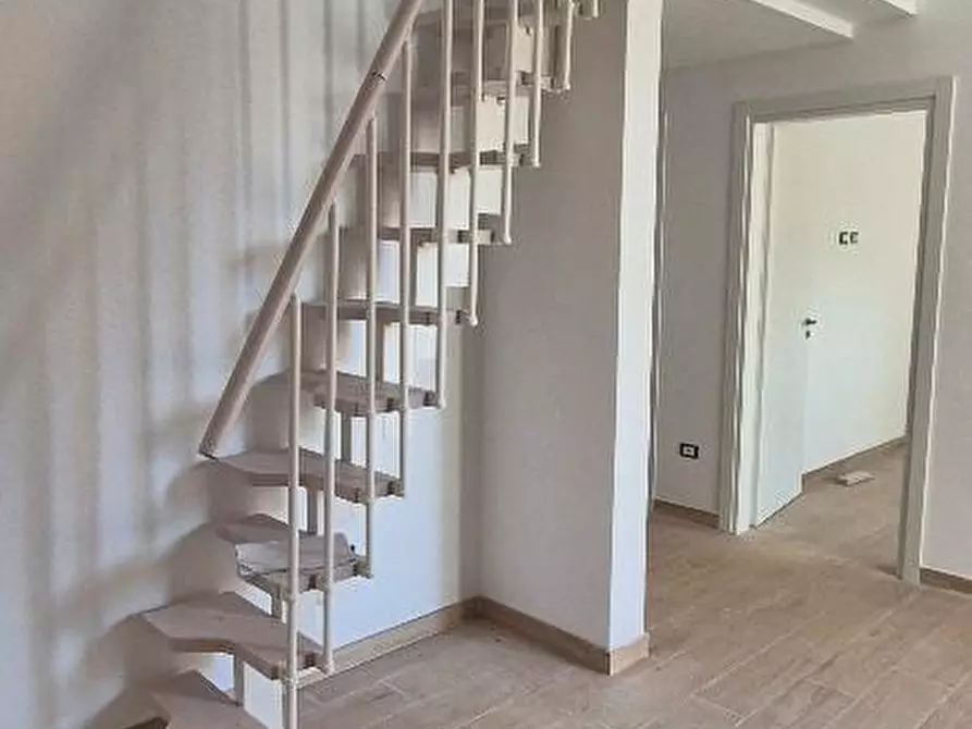 Immagine 27 di Villa in vendita  a Cascina