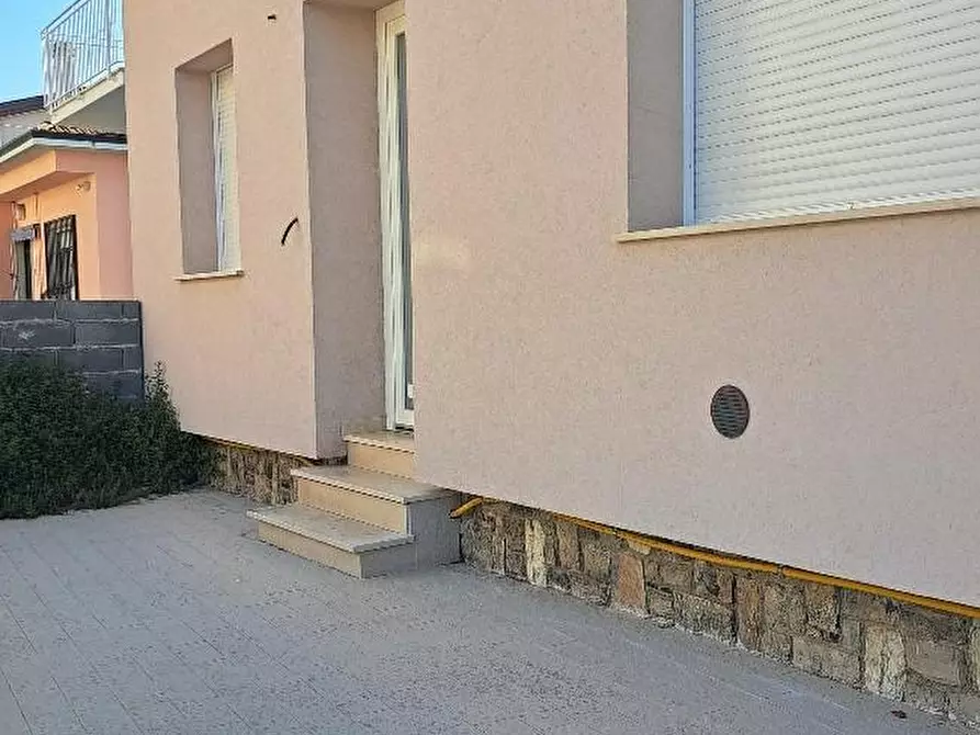 Immagine 13 di Villa in vendita  a Cascina