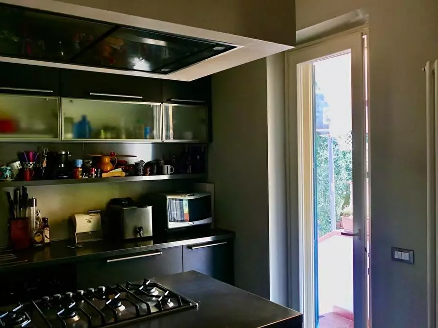 Immagine 8 di Villa in vendita  a Cascina